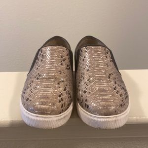 Vince Camuto slip on shoes Sz 9